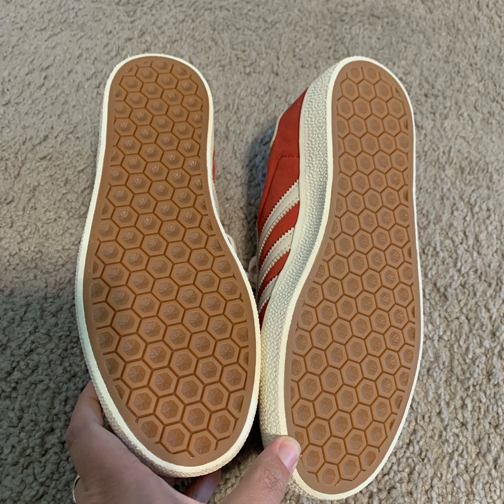 Classic Unisex Adidas Gazelle ADV sneakers. - Picture 10 of 11
